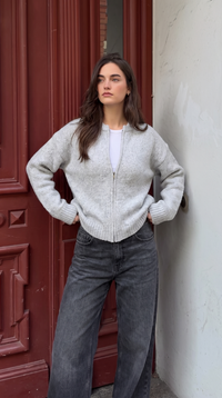 Women's Gray Zip-Up Knit Sweater Jacket with Crew-Neck