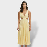 Effortless Pleated V-Neck Summer Dress Cutout