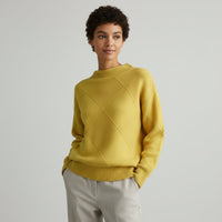 Women's Relaxed Turtleneck Knit Sweater with Long Sleeves